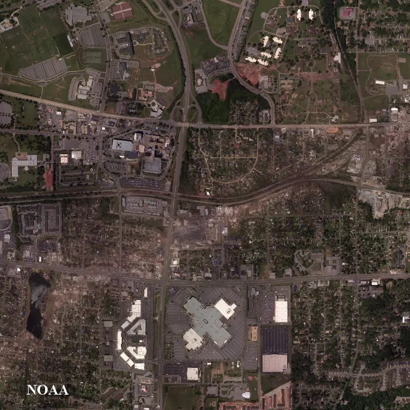 NOAA aerial photograph showing the width and continuity of the damage path through Tuscaloosa.